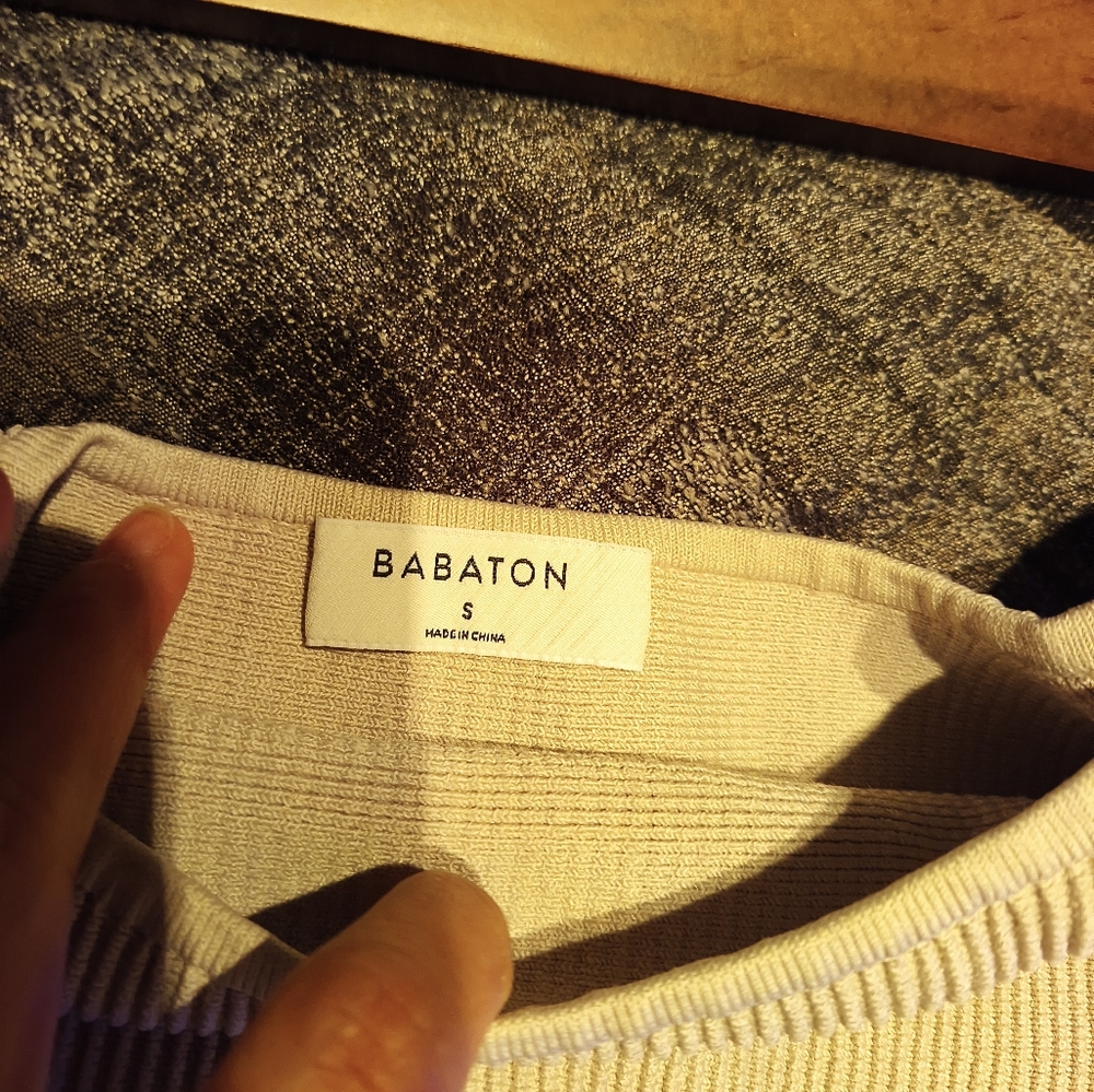 Aritzia Ribbed Crop Top - Picture 2 of 2